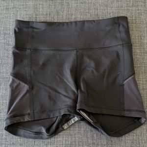 lululemon athletica size 6 black shorts